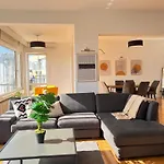 Renovated 5Br With Sea View