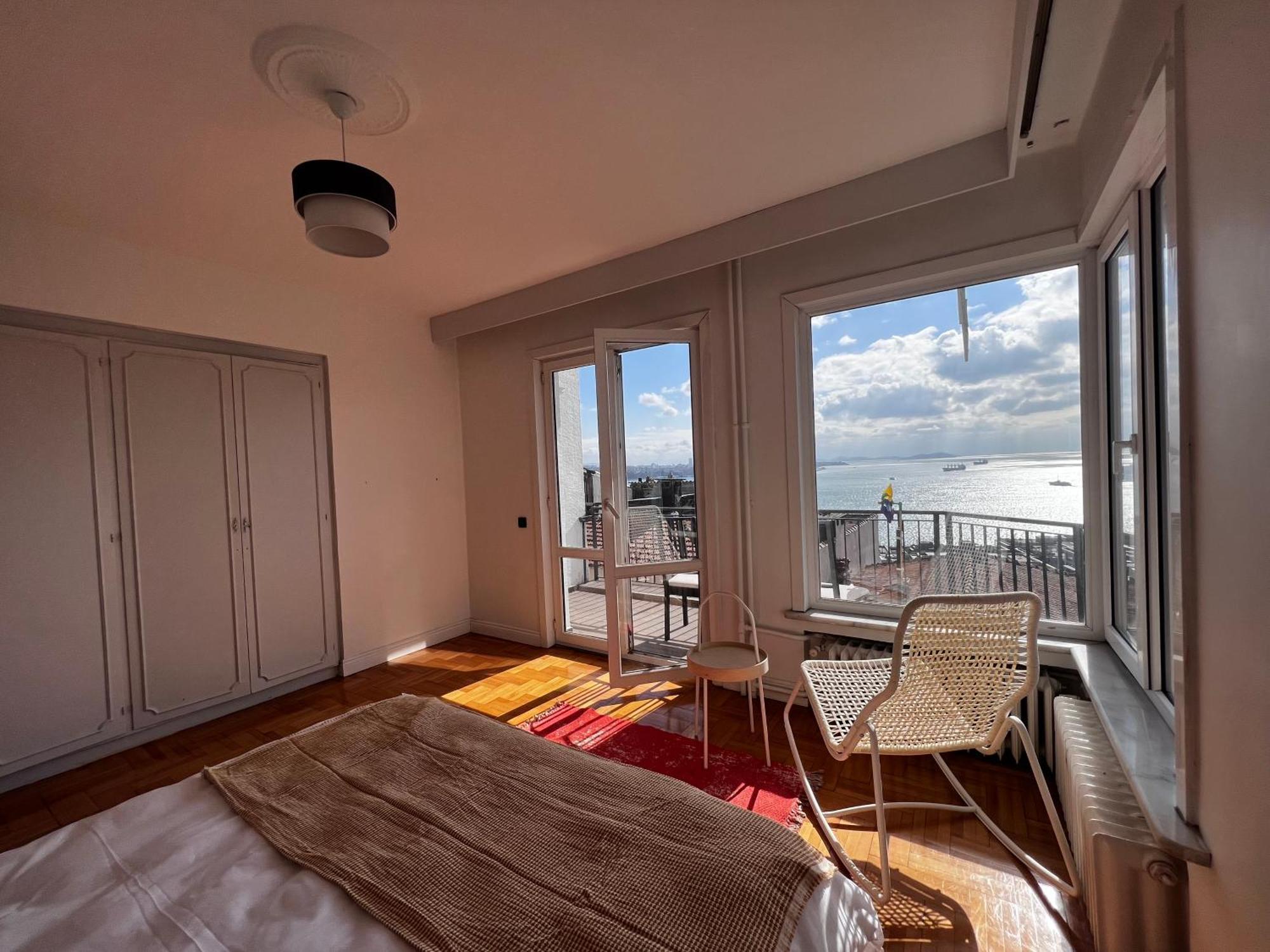 Renovated 5br With Sea View Daire *