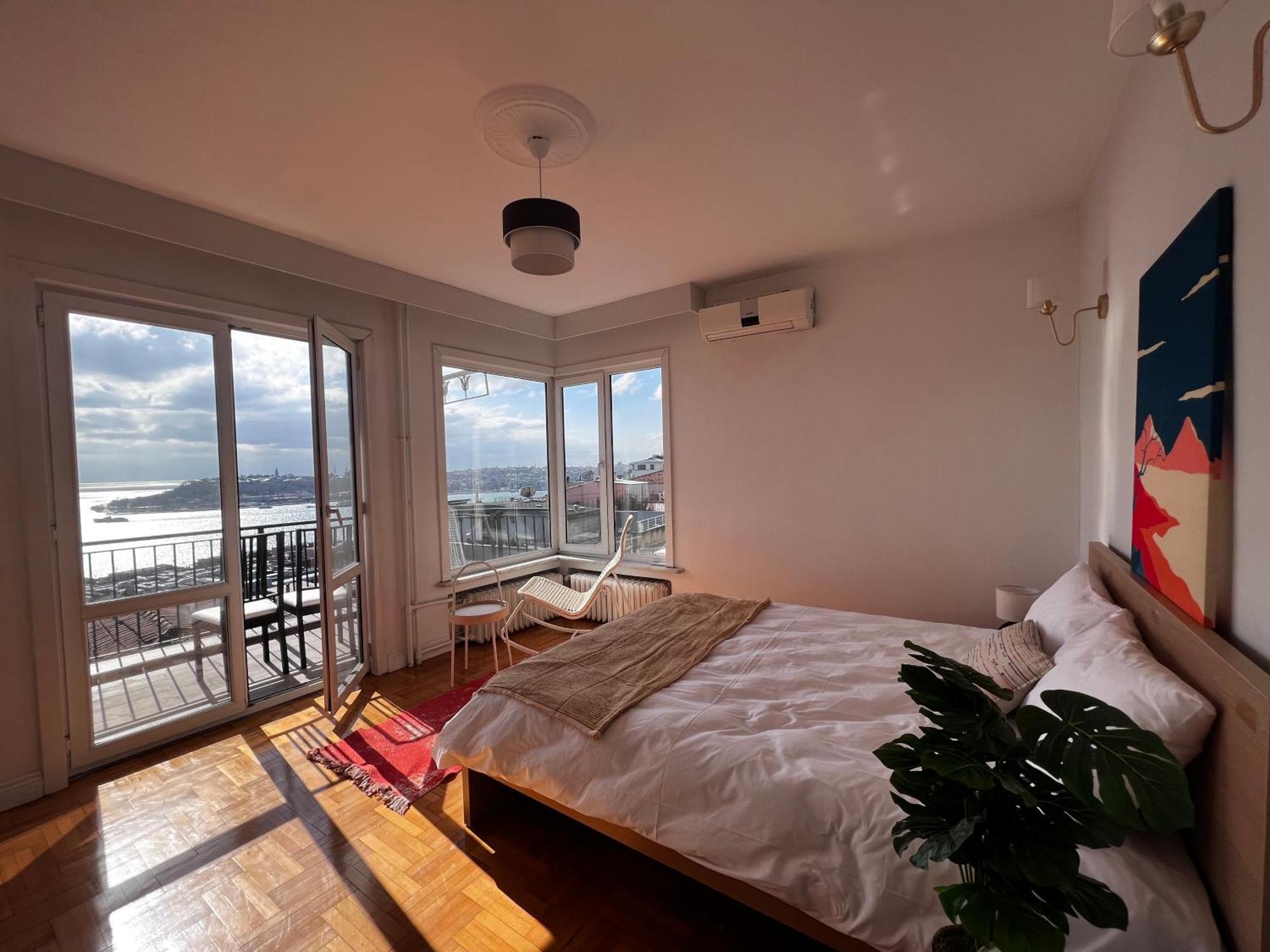 Renovated 5br With Sea View *